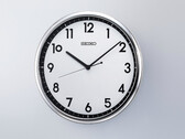 Ścienny zegar kwarcowy Seiko KX701S w stylu retro z ramką w srebrnym kolorze i kontrastową czarno-białą tarczą.