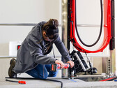 Prefabrykowane ładowarki Superchargers umożliwiają szybszą instalację. (Źródło zdjęcia: Tesla)