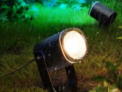 Reflektory Govee Outdoor Spotlights 2 pojawiły się w Wielkiej Brytanii i wkrótce pojawią się w Stanach Zjednoczonych. (Źródło zdjęcia: Govee)