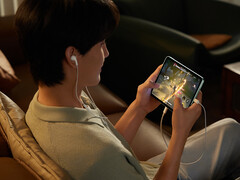 Raport prawdopodobnie dotyczy Redmi K Pad 2. Na zdjęciu: zdjęcie promocyjne tabletu pierwszej generacji przedstawiające scenariusz gry