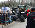 Ciągnik Valtra T235D napędzany silnikiem wysokoprężnym AGCO Power jest używany do testowania nowego e-paliwa VTT. (Źródło zdjęcia: AGCO Power)