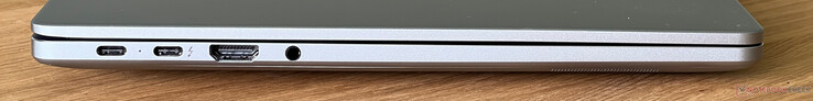 Po lewej: USB-C 3.2 Gen 1 (5 Gbit/s, tryb DisplayPort ALT, Power Delivery), USB-C 4.0 z Thunderbolt 4 (40 Gbit/s, tryb DisplayPort ALT, Power Delivery), HDMI 2.0, 3,5-mm audio