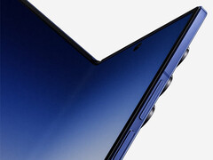 Smartfon Galaxy Z Fold7 będzie znacznie cieńszy niż zeszłoroczne modele, a przy tym mocniejszy. (Źródło zdjęcia: via Evan Blass)