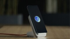 OnePlus 12 prezentuje ultraszybkie ładowanie AirVOOC. (Źródło: OnePlus)