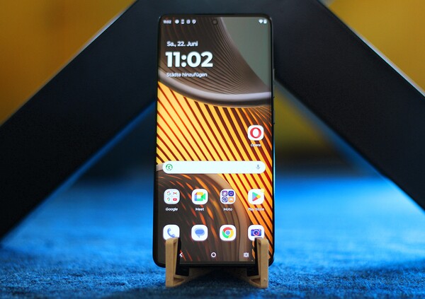 Motorola Edge 50 Ultra jest dostarczana z Android 14 po wyjęciu z pudełka. (Źródło obrazu: Notebookcheck)