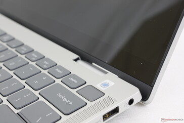 Przycisk zasilania obsługiwany odciskiem palca jest rzadkością w budżetowych laptopach