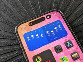 Face ID pod wyświetlaczem potencjalnie sprawia, że stałe wycięcie Dynamic Island staje się zbędne. (Źródło zdjęcia: Christine Tomero-Chan/Digital Trends)