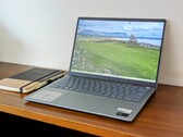 Recenzja laptopa Dell Inspiron 14 Plus 7440: Porzucenie GeForce RTX na rzecz zintegrowanego Intel Arc