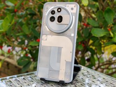 Nothing Phone 3a Pro (Źródło obrazu: Notebookcheck)