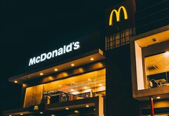 McDonald's wydrukuje abażury 3D z materiałów nadających się do recyklingu. (Źródło zdjęcia: Robi Pastores / Pexels)
