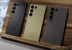 Makieta Galaxy S24 Ultra, gdyby miała trzy kamery skierowane do tyłu. (Źródło obrazu: Notebookcheck - edytowane)