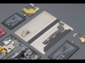X Fold2 postteardown. (Źródło: WekiHome via YouTube)