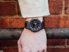 Całkowicie czarny G-Shock GM-B2100BD-1A. (Źródło zdjęcia: Casio US)