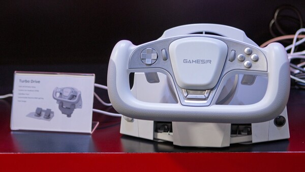 GameSir Turbo Drive to kierownica wyścigowa o konstrukcji jarzmowej. (Źródło obrazu: Retrohanhelds)