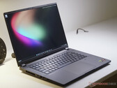 Aorus Master 16 Gen 2 łączy procesor AMD Ryzen 9 9955HX3D z dwoma najwydajniejszymi układami graficznymi Nvidii do laptopów.