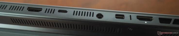 Tył: HDMI 2.1, USB-C 4 (DP 2.1, 140 W PD), zasilanie, Mini-DisplayPort 2.1 (dGPU), HDMI 2.1 (dGPU)