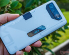 ROG Phone 7 Ultimate może wkrótce zostać zastąpiony następcą z procesorem Snapdragon 8 Gen 3. (Źródło obrazu: Notebookcheck)