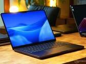 Apple w ciągu najbliższych dwunastu miesięcy planuje wprowadzić na rynek dwie generacje komputerów MacBook Pro.