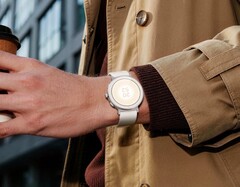 Realme Watch S5 ma przyciągający wzrok design.
