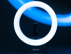 SANDMARC Ring Light - Wireless Edition ma jasność do 350 luksów. (Źródło obrazu: SANDMARC)