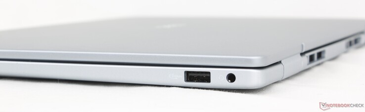 Z prawej strony: USB-A 3.2 Gen. 1, zestaw słuchawkowy 3,5 mm