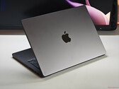 Apple MacBook Pro 14 M5 (źródło obrazu: Notebookcheck)