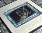 Pęknięty rdzeń GPU karty MSI GeForce RTX 5090 Lightning Z po nieudanej próbie ekstremalnego podkręcania