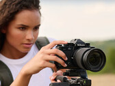 Aparat Zf firmy Nikon powinien okazać się bardzo wydajną kamerą zarówno dla twórców wideo, jak i fotografów. (Źródło zdjęcia: Nikon)