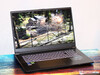 Recenzja Medion Erazer Scout E20: Niedrogi laptop do gier FHD z RTX 4050
