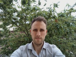 Selfie zrobione przednim aparatem ThinkTab X11