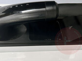 Ładowarka Tesla V4 z ekranem do płatności (zdjęcie: Tesla Owners UK/Twitter)