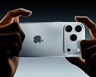 Apple iPhone 17 Pro może całkowicie obejść się bez gniazda na kartę SIM. (Źródło obrazu: AppleTrack)