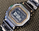 Casio G-Shock GMW-BZ5000GD-1 (na zdjęciu) wydaje się mieć nieco bardziej wyrzeźbione uszy i wypolerowane krawędzie niż na poprzednich zdjęciach. (Źródło zdjęcia: L&amp;W na WatchUSeek)