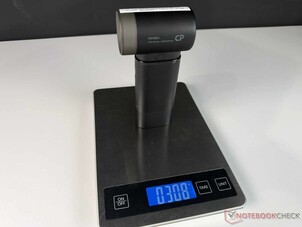 Wentylator ręczny waży nieco ponad 300 g.