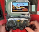 DIY "Frankenstein" PlayStation 2 slim przenośny handheld do gier z odsłoniętym napędem dyskowym