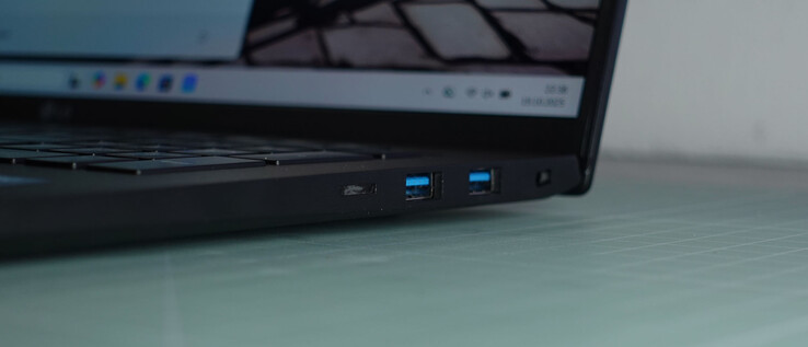 2 x USB-A 3.1, gniazdo Kensington Lock