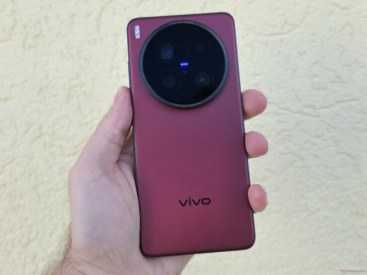 Vivo X200 Ultra (źródło zdjęcia: Marcus Herbrich)