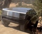 Tesla Cybertruck wykonała niezły pokaz wspinaczki po schodach Hollister Hill Stair Step podczas niedawnych testów terenowych. (Źródło zdjęcia: @stretch_thecj2l na Instagramie)