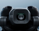 Następny dron DJI Mini przeskoczy na 1-calowy sensor CMOS z przysłoną f/1.8 i ekwiwalentem ogniskowej 24 mm. (Źródło obrazu: DJI)