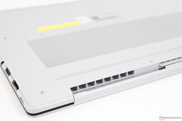 Otwory wentylacyjne z tyłu obudowy