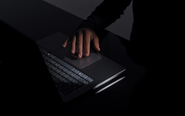 W porównaniu do Surface Laptop 7th Edition ostatniej generacji, otrzymują Państwo o 30% większy gładzik.