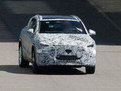 Mercedes GLA: nowy kompaktowy SUV na platformie MMA z napędem elektrycznym w 2026 r. i hybrydowym od 2027 r. (Źródło zdjęcia: Autocar)