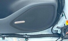 Xiaomi rzekomo markuje swój nowy samochód (źródło: Xiaohongshu via CNEVPost)