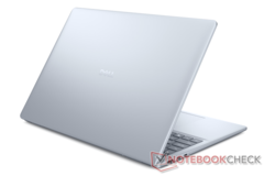 Dell 16 Plus oficjalnie zaczyna się od 1150 USD, ale trzeba kliknąć kilka przycisków, aby zobaczyć tę cenę (źródło zdjęcia: Dell)