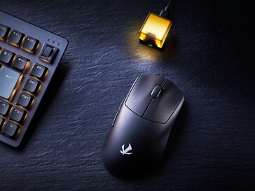Czarny wariant Elecom VM800 z odbiornikiem RGB. (Źródło zdjęcia: Elecom)