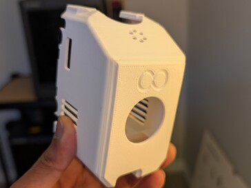 Biały wydruk ASA z pewnymi wypaczeniami, ale poza tym czysty.