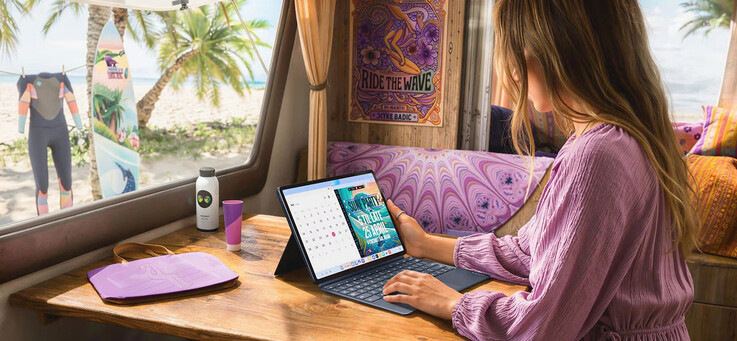 Tablet Lenovo Yoga Tab Gen 2 przedstawiony w kontekście codziennego życia