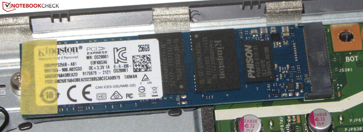Jako dysk systemowy służy dysk SSD PCIe 3.0.