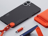 CMF Phone 1 przywraca zdejmowane panele tylne. (Źródło obrazu: CMF by Nothing)