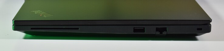 prawo: Czytnik kart inteligentnych, USB-A 3.2 Gen 1, RJ45-Ethernet, gniazdo Kensington Lock